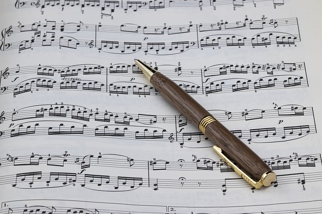 ペンと楽譜