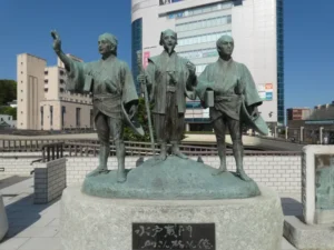 JR水戸駅前の水戸黄門像
